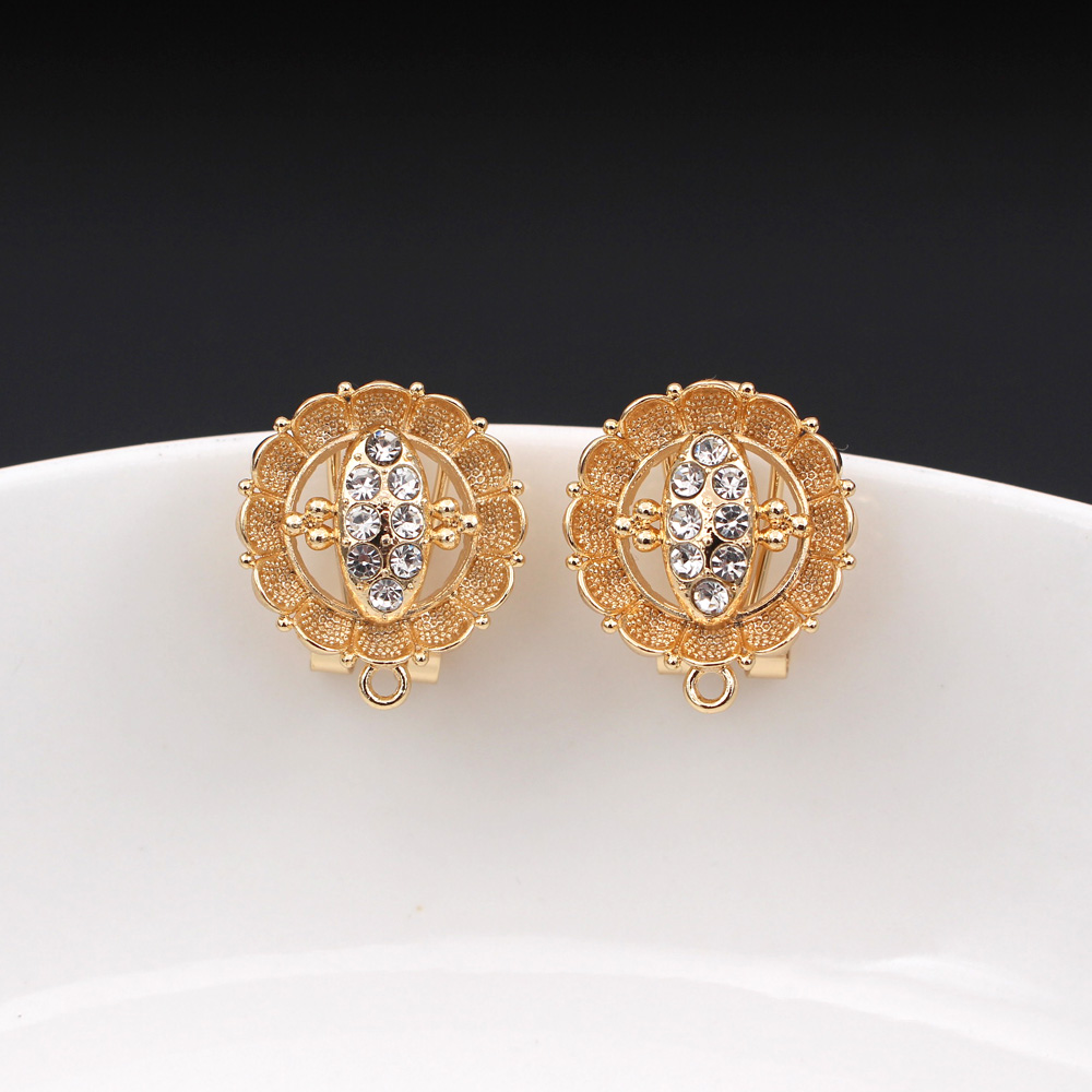 ต่างหูดอกไม้ประดับเพชร CZ 10 ค - Jewelry Making Dubai บทวิจารณ์และราคา